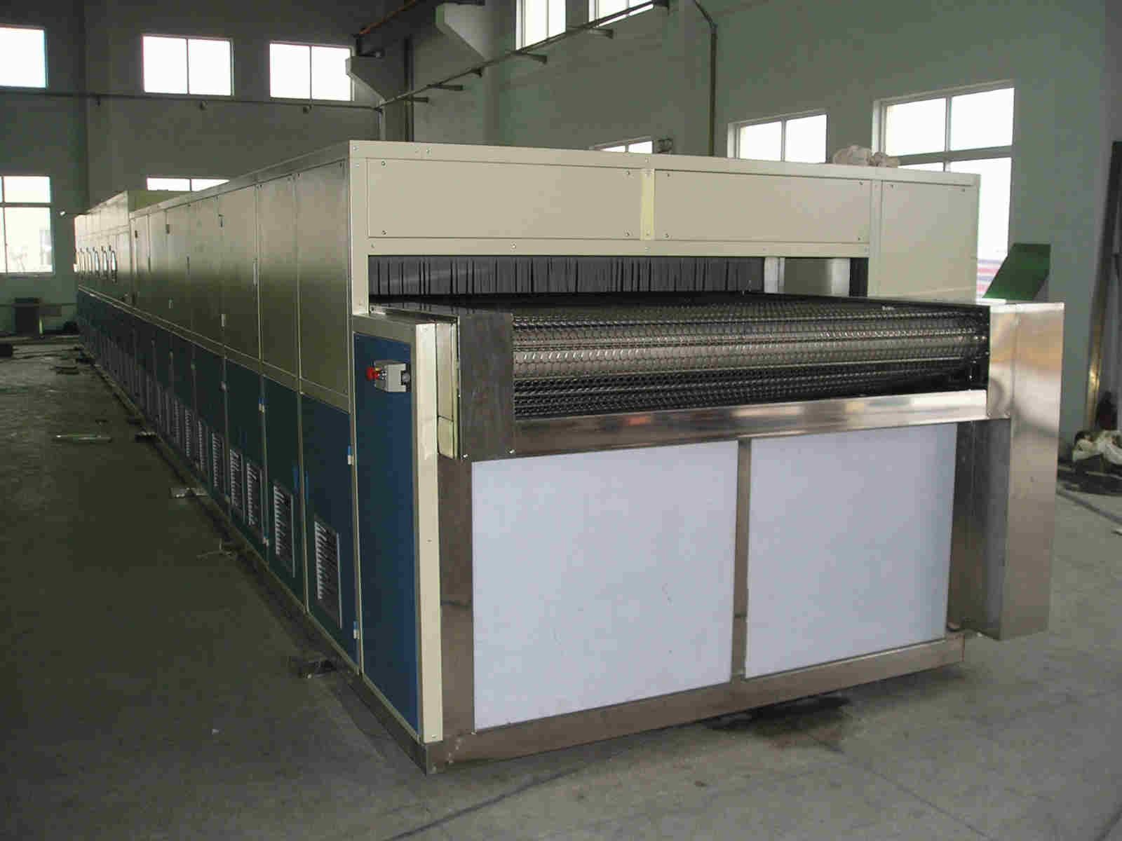 五金機(jī)電行業(yè)超聲波清洗機(jī)